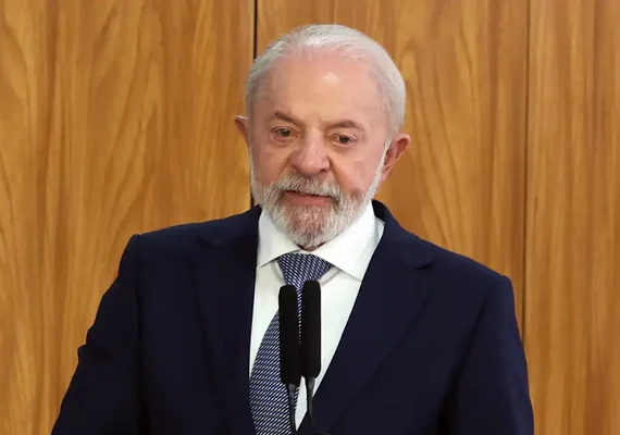 Lula confirma candidatura a quarto mandato presidencial em 2026