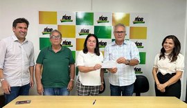 Ao lembrar trajetória do pai, Fátima Canuto se filia ao MDB