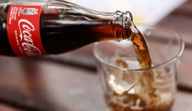 Coca-Cola é condenada após homem achar corpo estranho dentro de bebida
