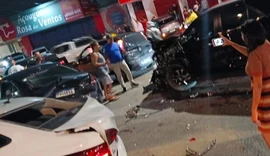 Carro de deputado estadual teria causado acidente envolvendo sete carros