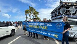 Policiais civis protestam por diálogo sobre carga horária em frente à PGE, em Maceió