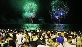 Maceioenses e turistas lotam a orla para festejar a chegada de 2019