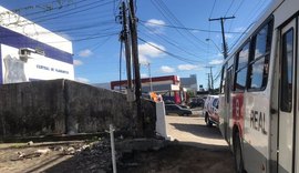 Ônibus do Benedito Bentes é assaltado e motorista é obrigado a sair da rota