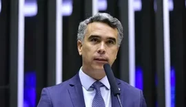 Brito aciona STF contra PEC da Blindagem e consulta povo sobre anistia