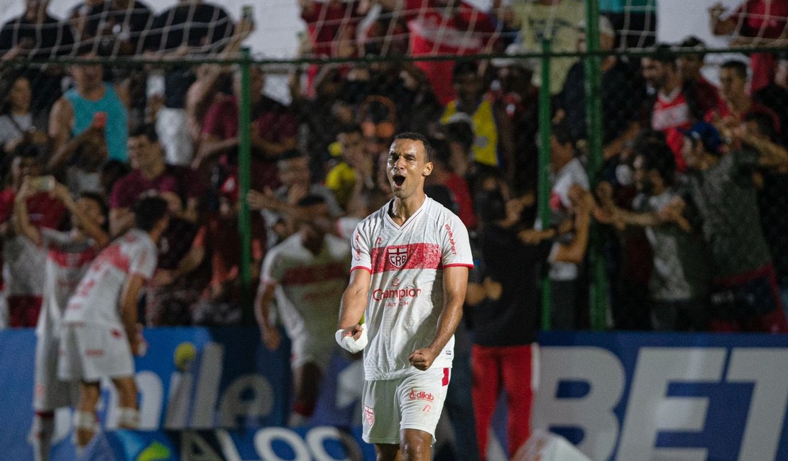 Xôxa, capenga, manca, anêmica, frágil e inconsistente
