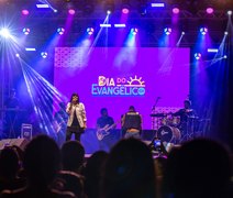 Fiéis prestigiam noite de comemorações ao Dia do Evangélico
