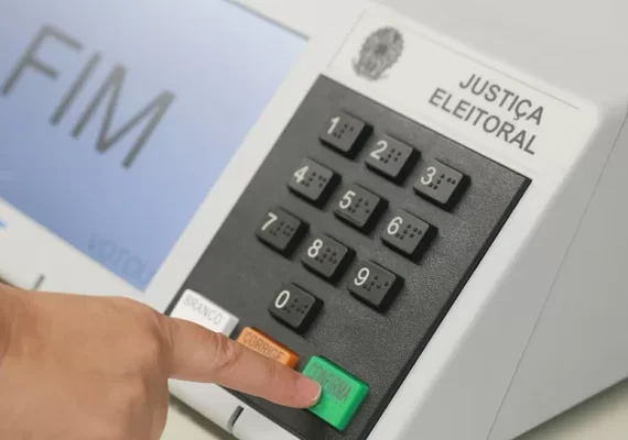 Eleições em Alagoas têm prisões, denúncias sobre transporte e troca de urnas