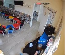 VÍDEO: professora é investigada após agredir aluno de 4 anos com pilha de livros em Caxias do Sul