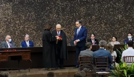 Durante homenagem em Maceió, ministro Barroso diz que jamais respondeu ódio com ódio