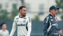 Neymar pode voltar ao Santos contra o Flamengo após um mês afastado