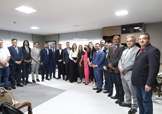 Eleição de Renata para TCE mostra tamanho da bancada do governo na ALE