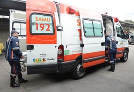 Homem recebe duas facadas em tentativa de assassinato na Ladeira do Brito