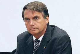 Bolsonaro destaca em rede social aumento da confiança no comércio