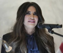 Ex-noiva de Trump Jr. deixa cargo de embaixadora após escândalo