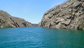 Antiga âncora de pedra é encontrada no fundo do Rio São Francisco, em Alagoas