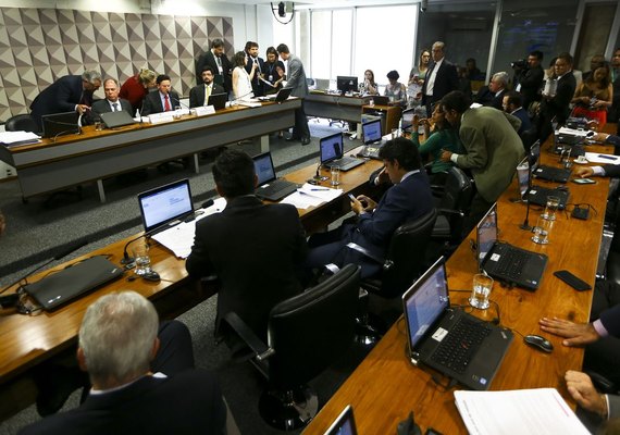 Comissão aprova transferência do Coaf para o Ministério da Economia