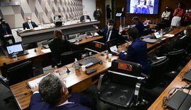 Senadores da CPI aprovam requerimento para banir Bolsonaro das redes sociais