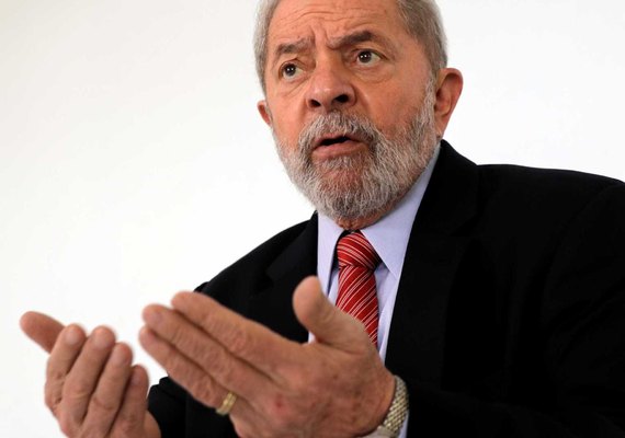 Em carta, Lula diz que golpe quer tirá-lo das eleições