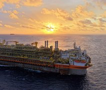 Navio-plataforma da Petrobras atinge produção máxima no pré-sal