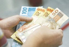 Governador anuncia pagamento do 13° salário de servidores estaduais em novembro