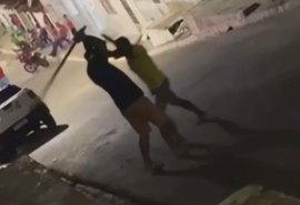 Vídeo: Irmão tenta matar outro com foice durante briga, no interior de AL