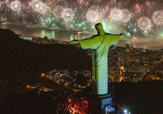 Pandemia restringe festas de réveillon por todo o país