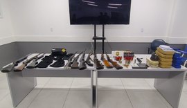 Operação apreende arsenal e drogas ligados ao Comando Vermelho em AL