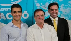 Político de 3 lados: “tem muita diana na política, triana é a 1ª vez”