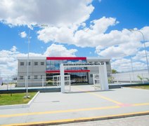 Trabalhador é flagrado armado com faca durante coleta de lixo em Dois Riachos