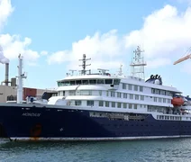 Navio de cruzeiro retira passageiros doentes após surto de hantavírus