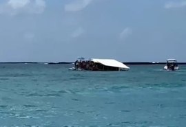 VÍDEO: Embarcação naufraga e deixa um turista morto, em Maragogi