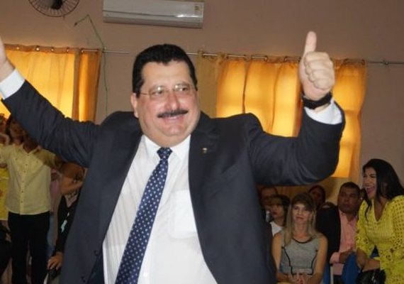 Prefeito de Rio Largo acusa vereadores de impedirem progresso do município