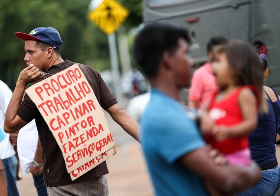 AGU diz que governo não vai fechar fronteira com a Venezuela