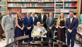 Sindicato dos Advogados de Alagoas homenageia o jurista Marcos Bernardes de Mello pelos 70 anos dedicados à advocacia