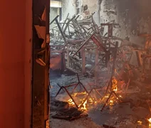 Colégio da rede estadual pega fogo no Sertão de Alagoas
