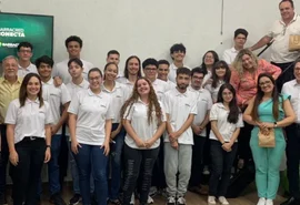 Projeto cooperativista capacita jovens para o mercado de trabalho na área de tecnologia