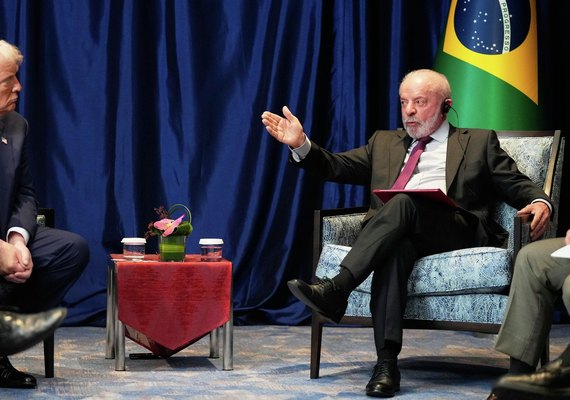 Brasil e EUA retomam diálogo sobre tarifas após conversa entre Lula e Trump