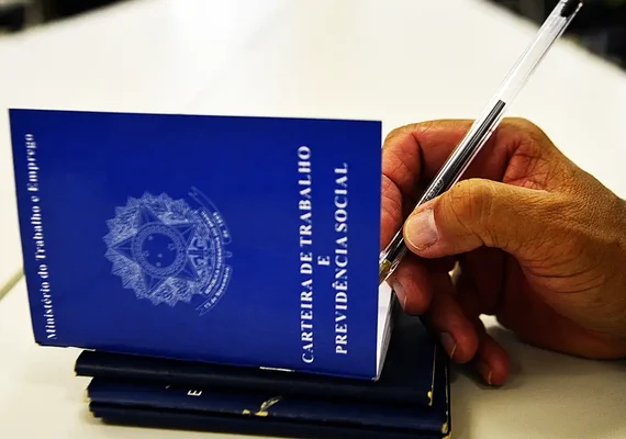 Desemprego no Brasil atinge menor nível desde 2013