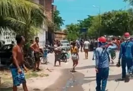 Protesto: moradores da Orla Lagunar reclamam da demora na entrega de chave em residencial