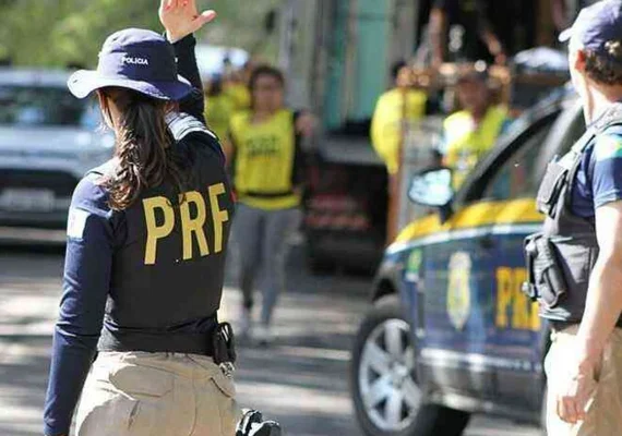 Protesto por falta de energia em Atalaia bloqueia os dois sentidos da BR-316