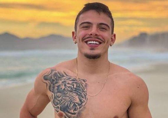 Thomaz Costa recebe proposta de R$ 100 mil para realizar fetiche de fã