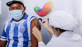 Vacinação de idosos reduz internação de pacientes acima dos 60 anos