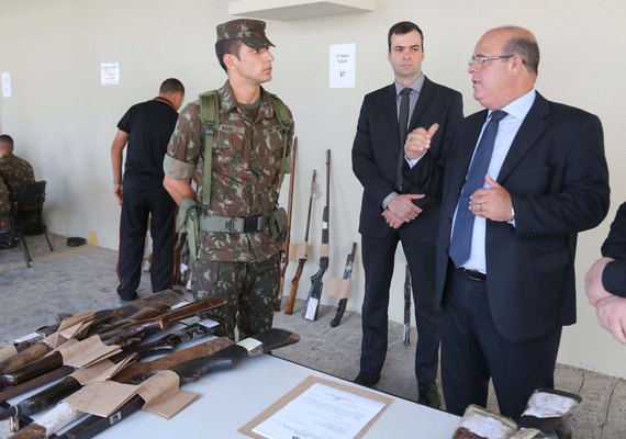 Corregedoria entrega 200 armas e quase 3 mil munições ao Exército