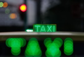 Auxílio Taxista começa a ser pago com parcela dobrada