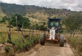Prefeitura intensifica manutenção de estradas rurais