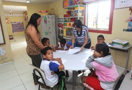 Prefeitura inicia projeto Viajando no Mundo das Fábulas com alunos da Educação Especial