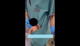 VÍDEO: Funcionária de hospital dança com recém-nascido no bolso e causa revolta na web