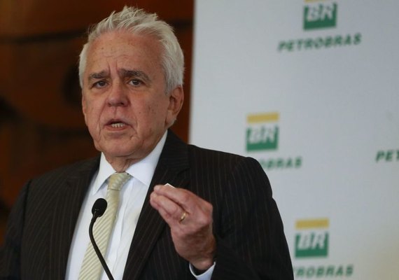 Presidente da Petrobras diz que empresa não fará demissões em massa