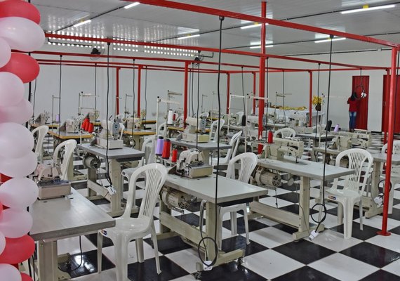 Com treinamento e máquinas, Fiea viabiliza associação de costureiras