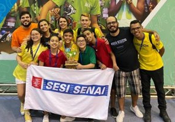 Equipes Sesi/Senai comemoram prêmios no torneio regional de robótica